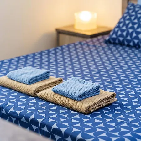 Theodorou Deluxe Central 2Bd * Larnaca