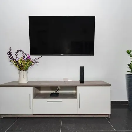 Central 2 bdr Flat St Lazaros - Phoenix Lodge