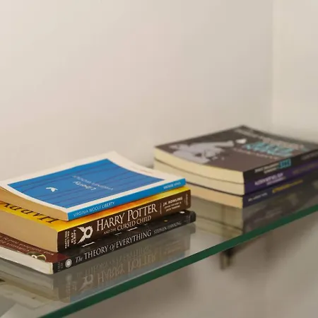 Central 2 Bdr Flat St Lazaros - Phoenix Lodge *