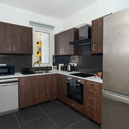 Central 2 bdr Flat St Lazaros - Phoenix Lodge