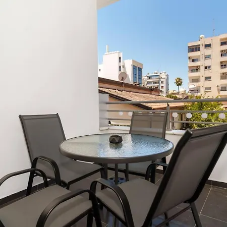Central 2 Bdr Flat St Lazaros - Phoenix Lodge * Larnaca