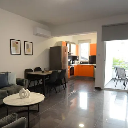 Central 2 Bdr Flat St Lazaros - Phoenix Lodge Daire Larnaca