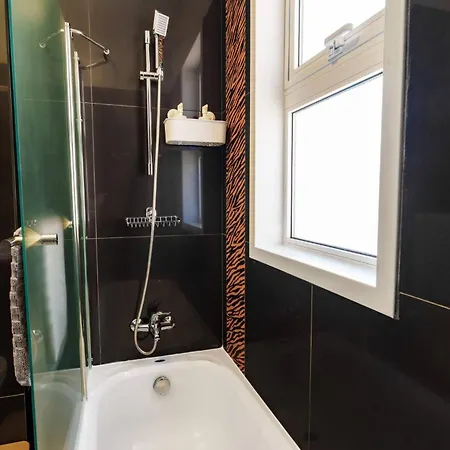 Daire Central 2 Bdr Flat St Lazaros - Phoenix Lodge Larnaca