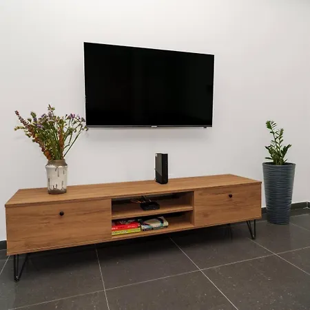 Central 2 Bdr Flat St Lazaros - Phoenix Lodge *