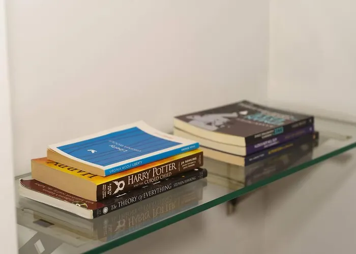 2 Bdr Flat St Lazaros - Phoenix *