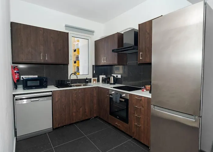 2 Bdr Flat St Lazaros - Phoenix