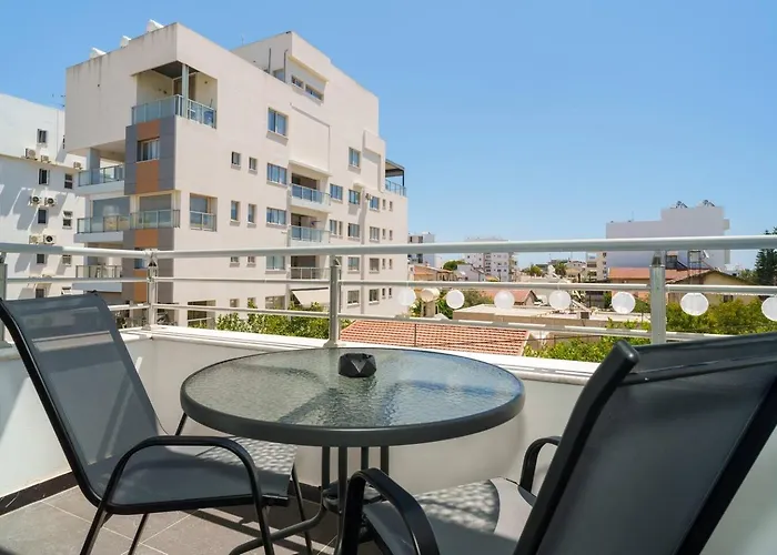 2 Bdr Flat St Lazaros - Phoenix *