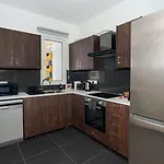 Theodorou Deluxe Central