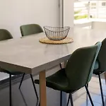 Theodorou Deluxe Central *