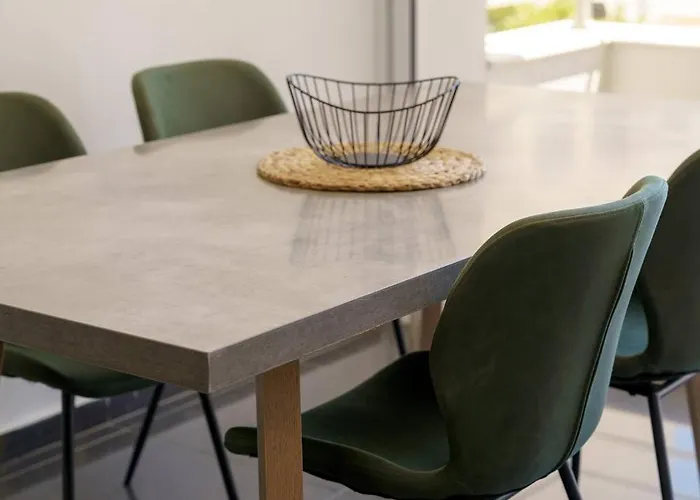 2 Bdr Flat St Lazaros - Phoenix *