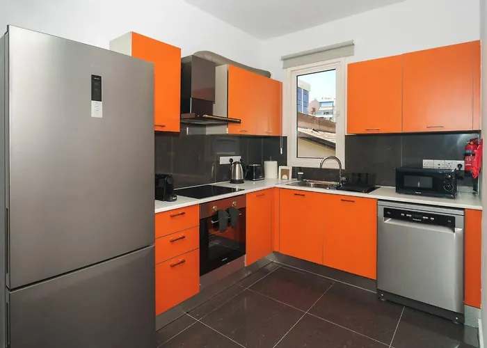 2 Bdr Flat St Lazaros - Phoenix *